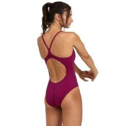 Arena Team Solid Light Drop Back 31 Arena Team Solid Light Drop Back -Sport Blue Motion 004767 410 women s team swimsuit light drop solid fl 002