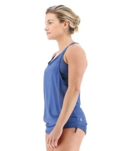 TYR Solid Madison 2 In 1 Tank -Sport Blue Motion tmaso7a solid madison 2in1 tank slate 1 4